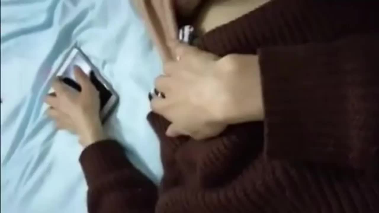 #女上位 #偷拍自拍 #第一视角 #美女 #高颜值
私密流出一回家看见清纯大奶女友精虫冲脑把她拉过来无套内射清晰对话