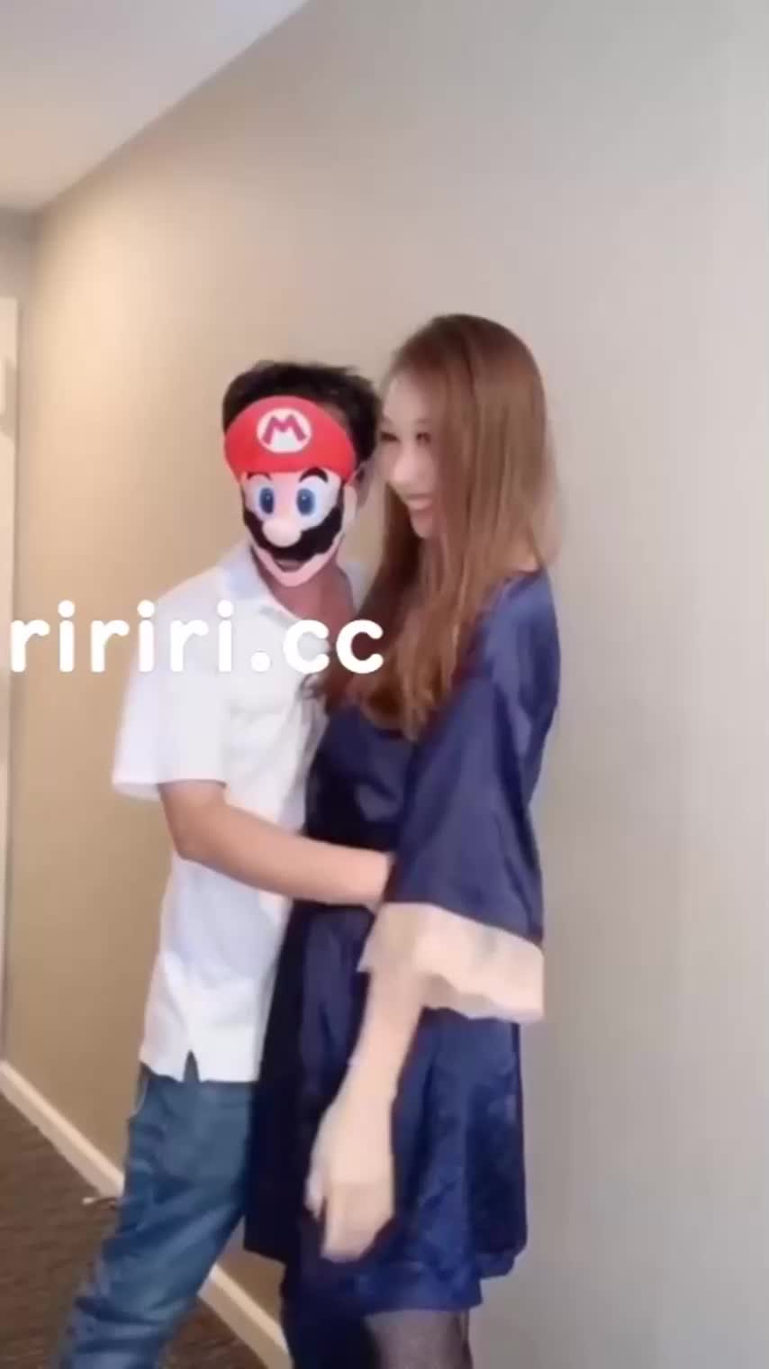 #口交 #女上位 #偷拍自拍 #第一视角 #美女
哥哥送我一只黑金刚展示给我看超爽小穴痒痒的好想被塞满