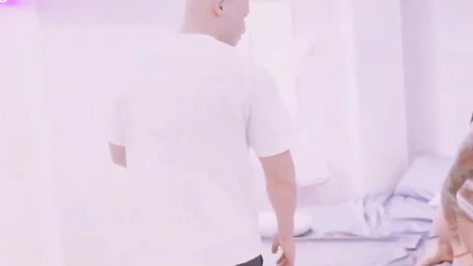 #巨乳 #口交 #女上位 #美女 #高颜值
香蕉视频按摩女郎极致诱惑安雅