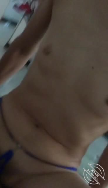 ri.bi@ 蓝色情趣开档内裤刺激的我每次都插入最深处 我妈嗨了