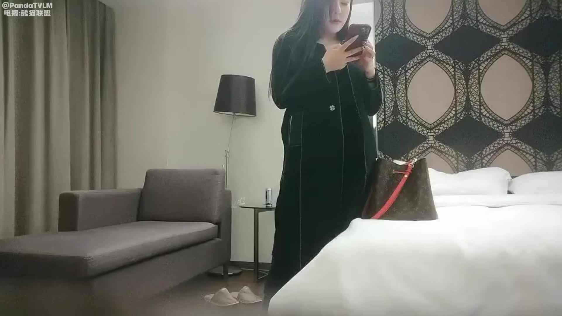 漂亮黑丝轻熟女 老公大鸡吧用力操我小骚逼 你上来找感觉 口技不错 骚逼粉嫩水多 被多姿势爆操