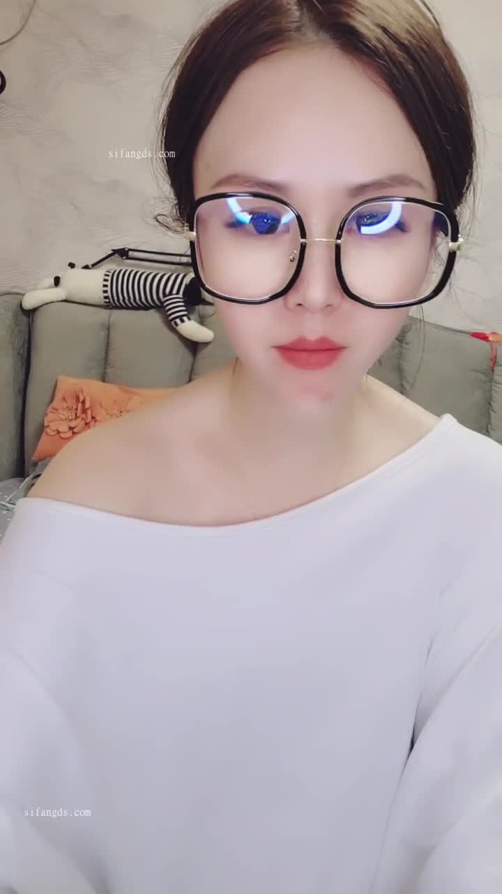 ri.bi@隔壁王小姐_20250125(2)