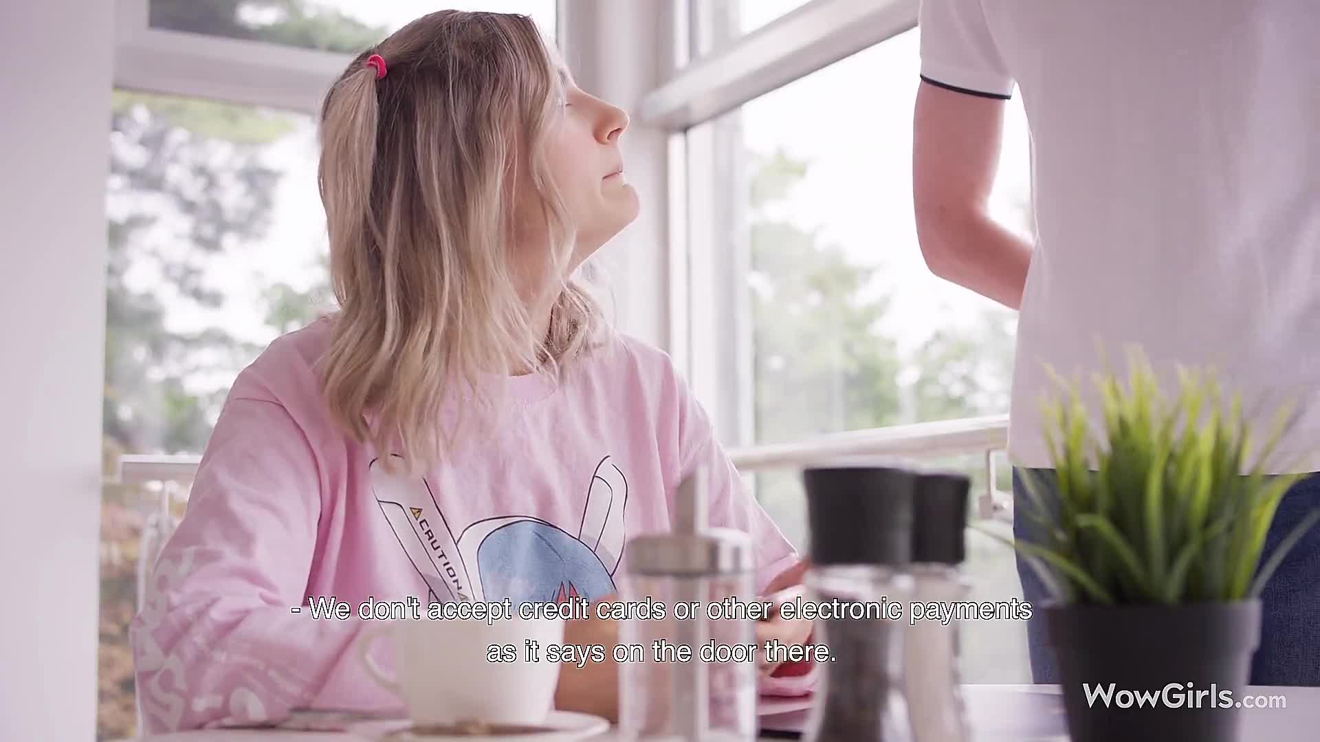 极品女神伊娃剧情演绎【餐厅不接受电子支付妹子却没有现金只好用身体偿还】中出内射4K画质