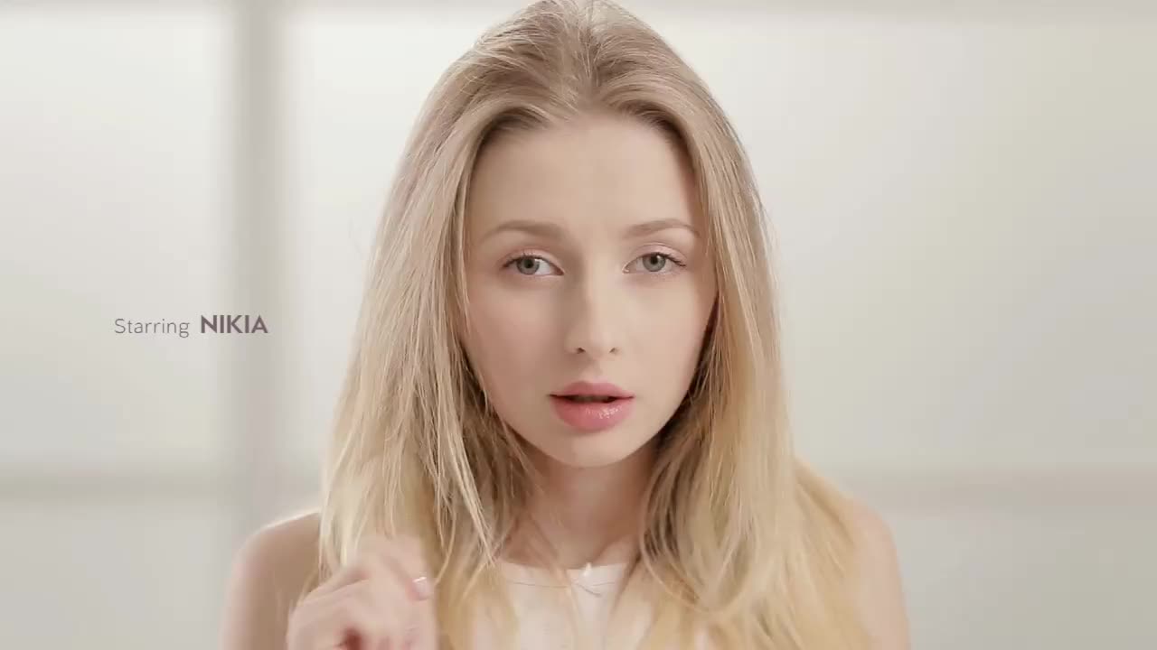 【欧美少女】这个小美女太精致了，抱着操穴滋味绝对销魂啊，小巧玲珑大鸡巴插入啪啪，撞的抖动真鸡儿受不了