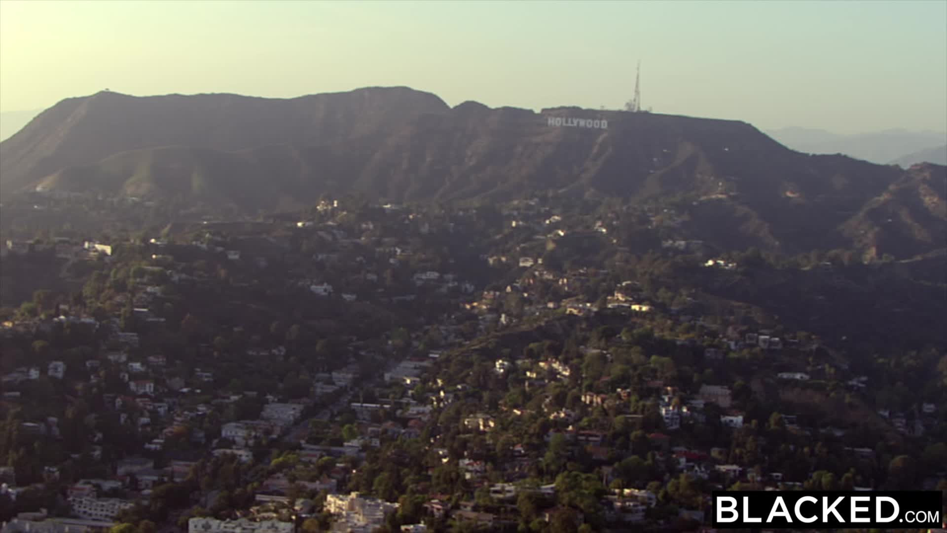 Blacked Bbc-hungry Hottie Gizelle Enjoys the Hotwife Life Missionary Blowjob Porn黑白配，寂寞少妇的欲望只有大黑屌能满足搜黄---只搜黄的  @soohuang