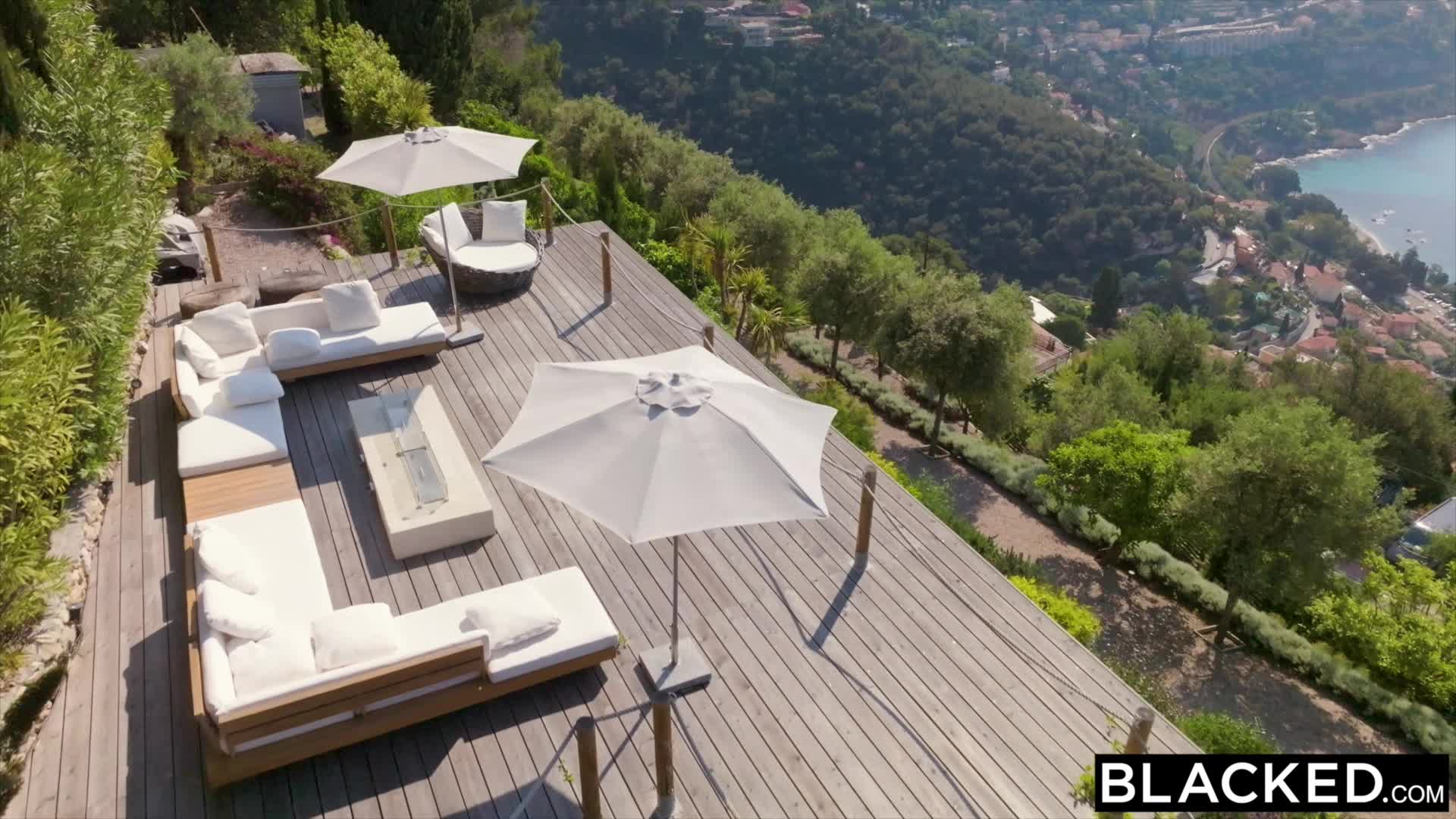 Blacked Bbc-thirsty Bonni will Do Anything for Her Client Riding Blowjob Porn为了签下合同，金发美女不得不被土豪黑鬼的大鸡巴内射搜黄---只搜黄的  @soohuang