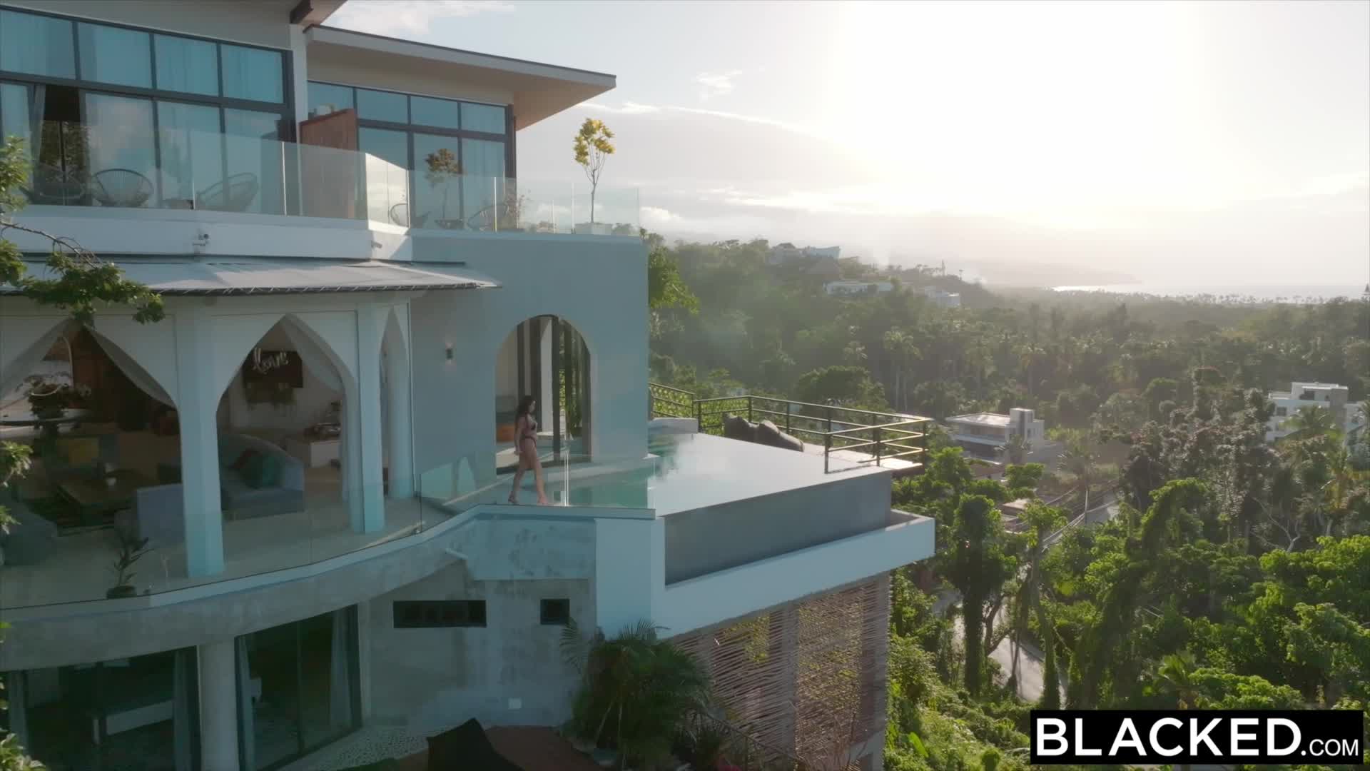 Blacked Curvy Alyssia Can t Resist Her Sil s Fiancee s BBC Missionary Blowjob Porn黑白配经典搜黄---只搜黄的  @soohuang