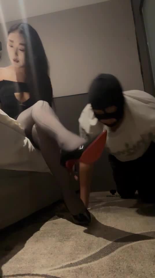 2048.hk@AIUTJ：黑丝高跟美腿狂徒