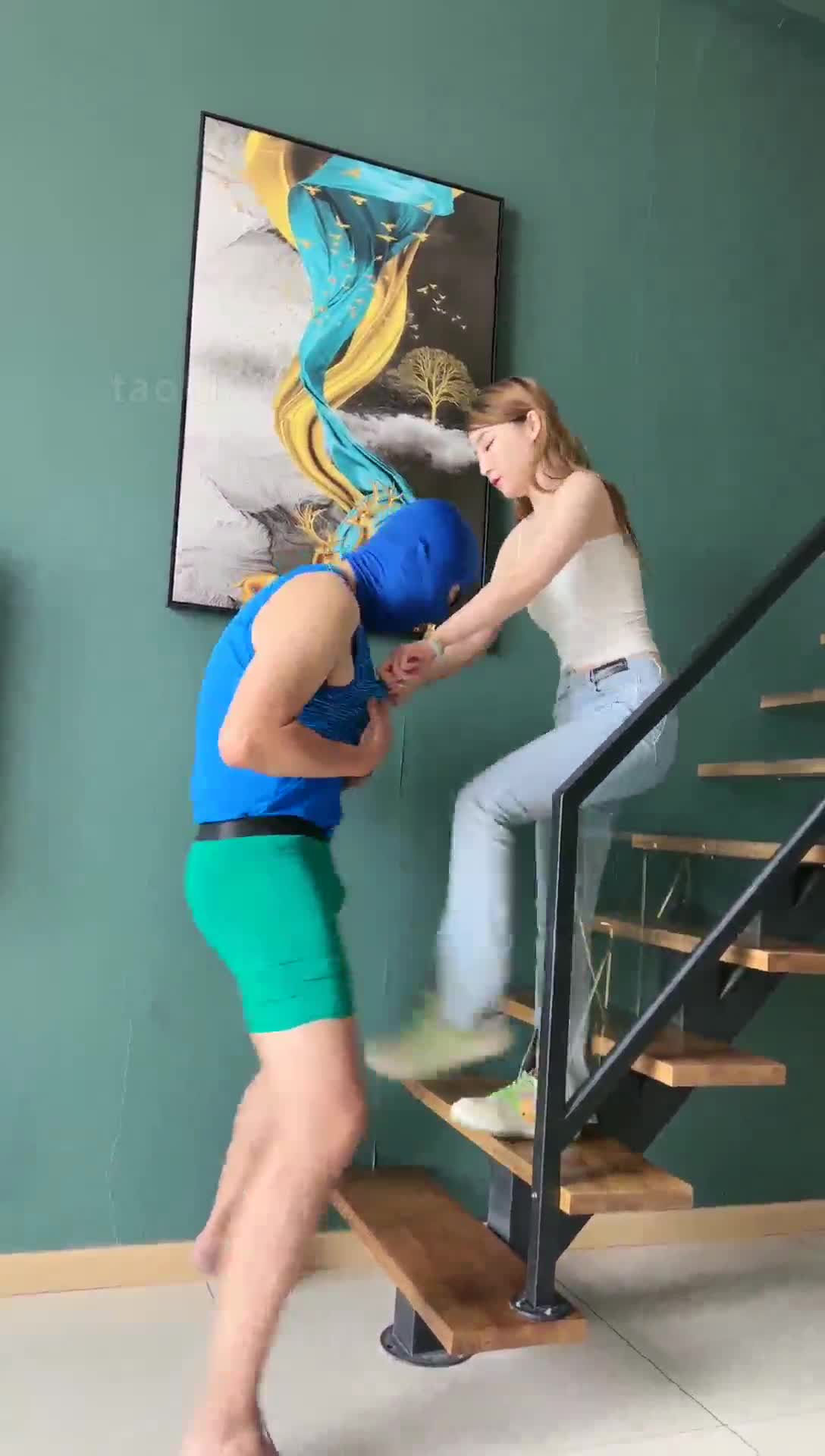 2048.hk@领主老大TJ：踢裆踩踏sp