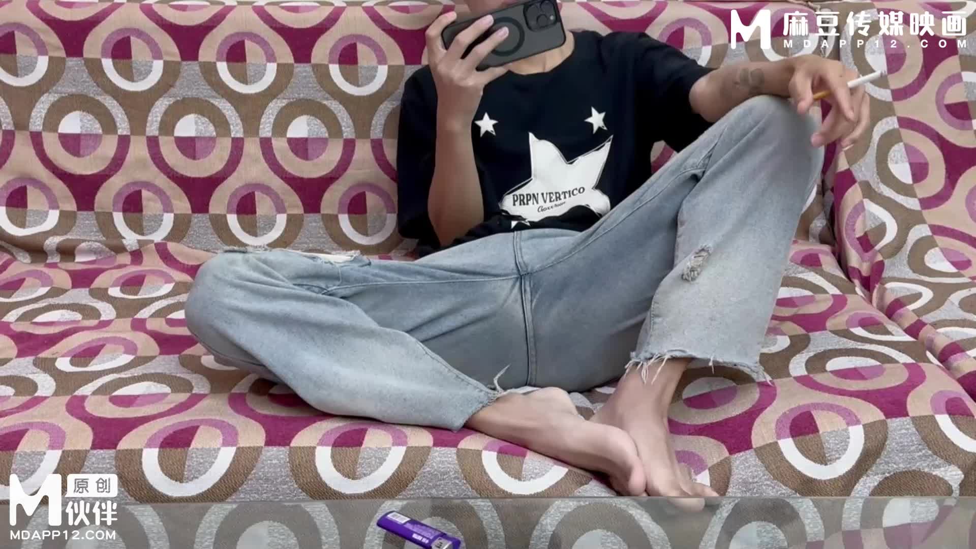 2048.hk@(麻豆傳媒)(szl-019)(20241124)妹妹放學回到家裡躺在床上自慰門沒關-奈瑤