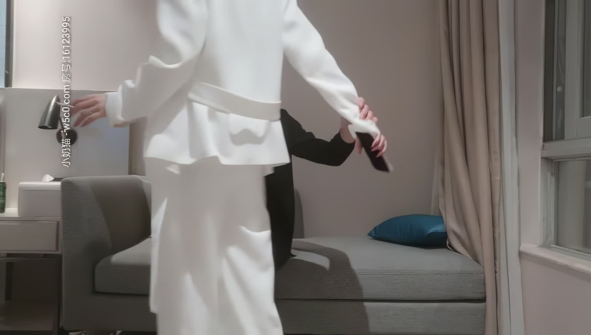 小陈头星选_20201030_小陈头星选代班，极品短发气质女神，肤白如雪魔鬼身材，近景AV展示抠穴69，鲍鱼菊花清晰可见~1_scale_2x_prob-31_Mux