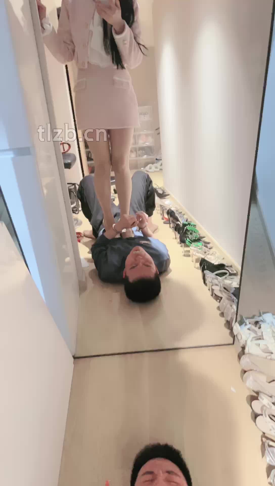 @2048.hk时安S 102 肉丝脚狂舔踩踏碾压手铐捆绑