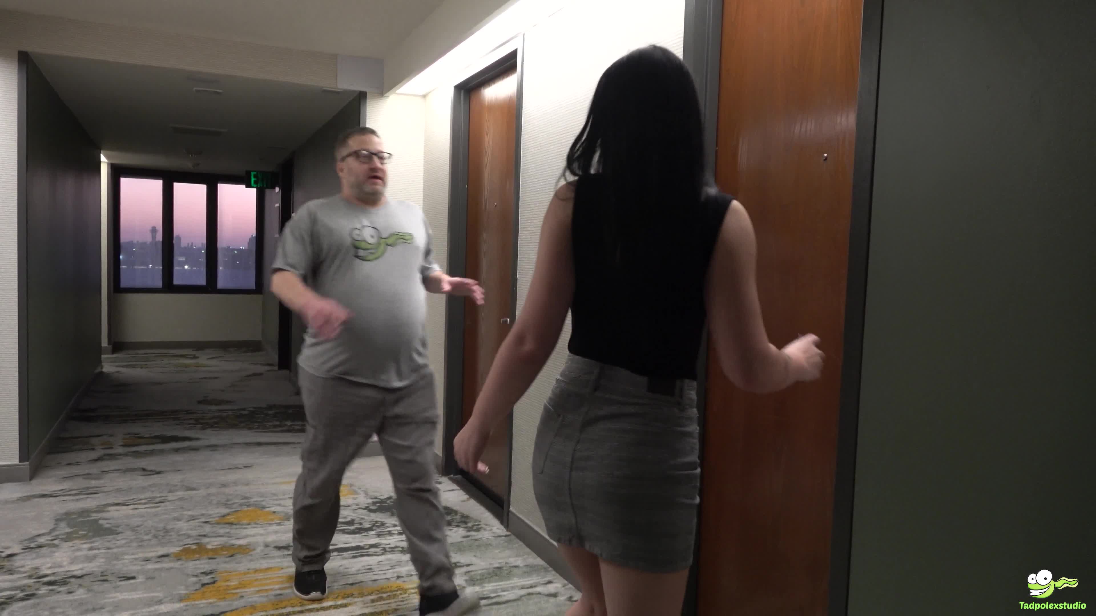 tadpolexstudio.24.09.17.imani.valor.shares.two.cocks.with.a.creampie.and.facial.4k