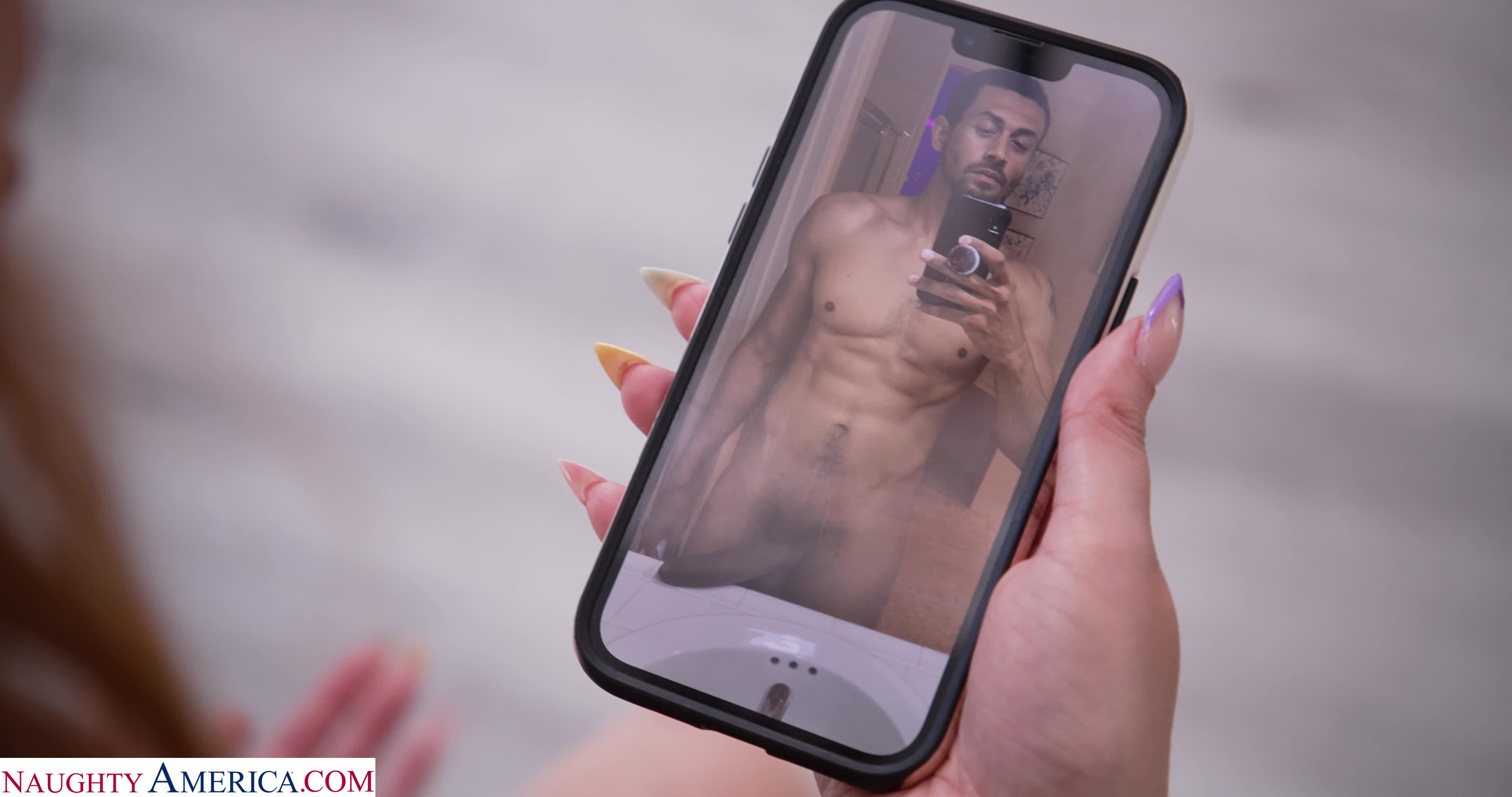 naughtyamerica.22.09.19.lauren.phillips.4k