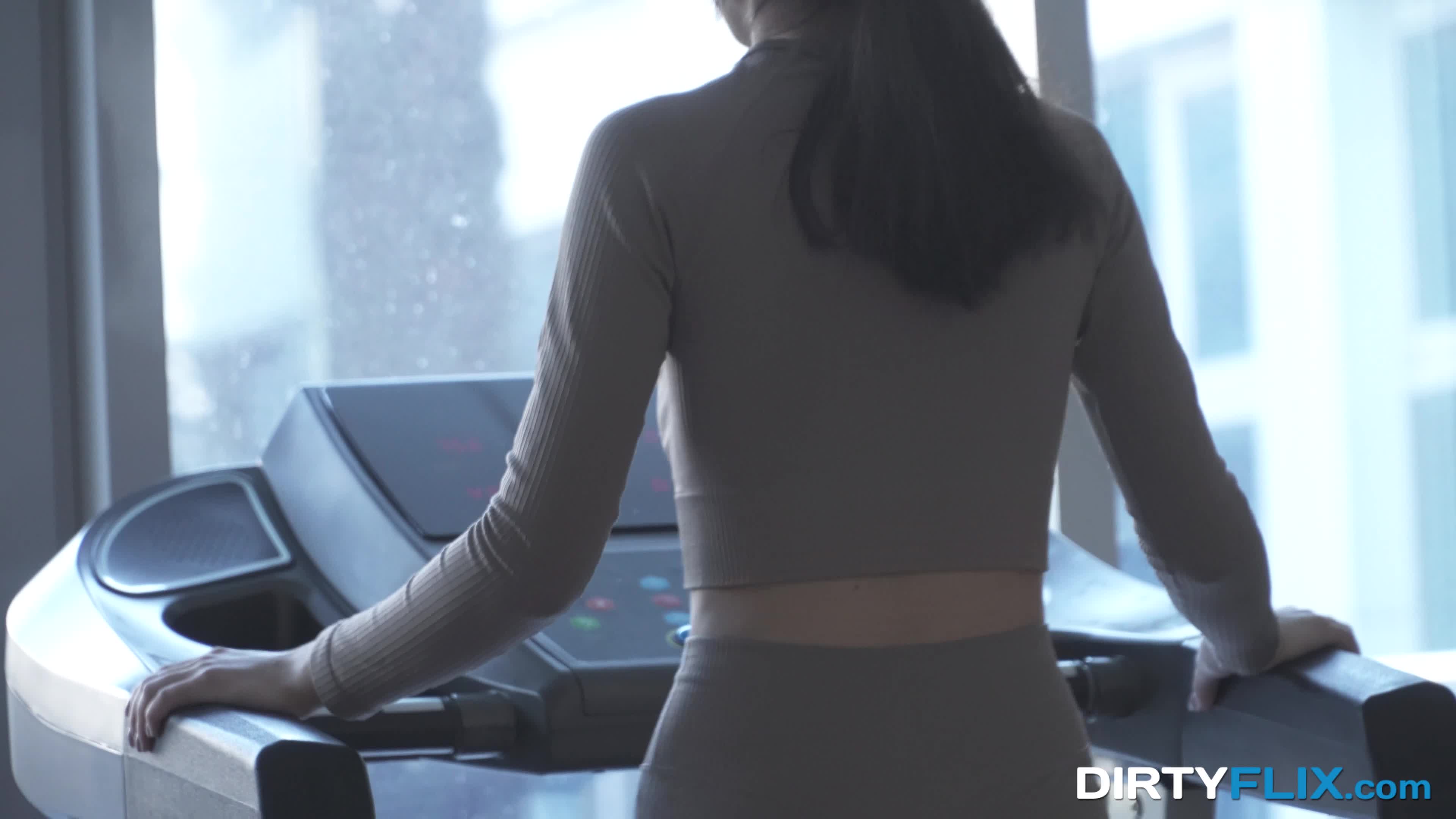 sheisnerdy.21.04.19.parish.brunette.fucked.after.workout.4k