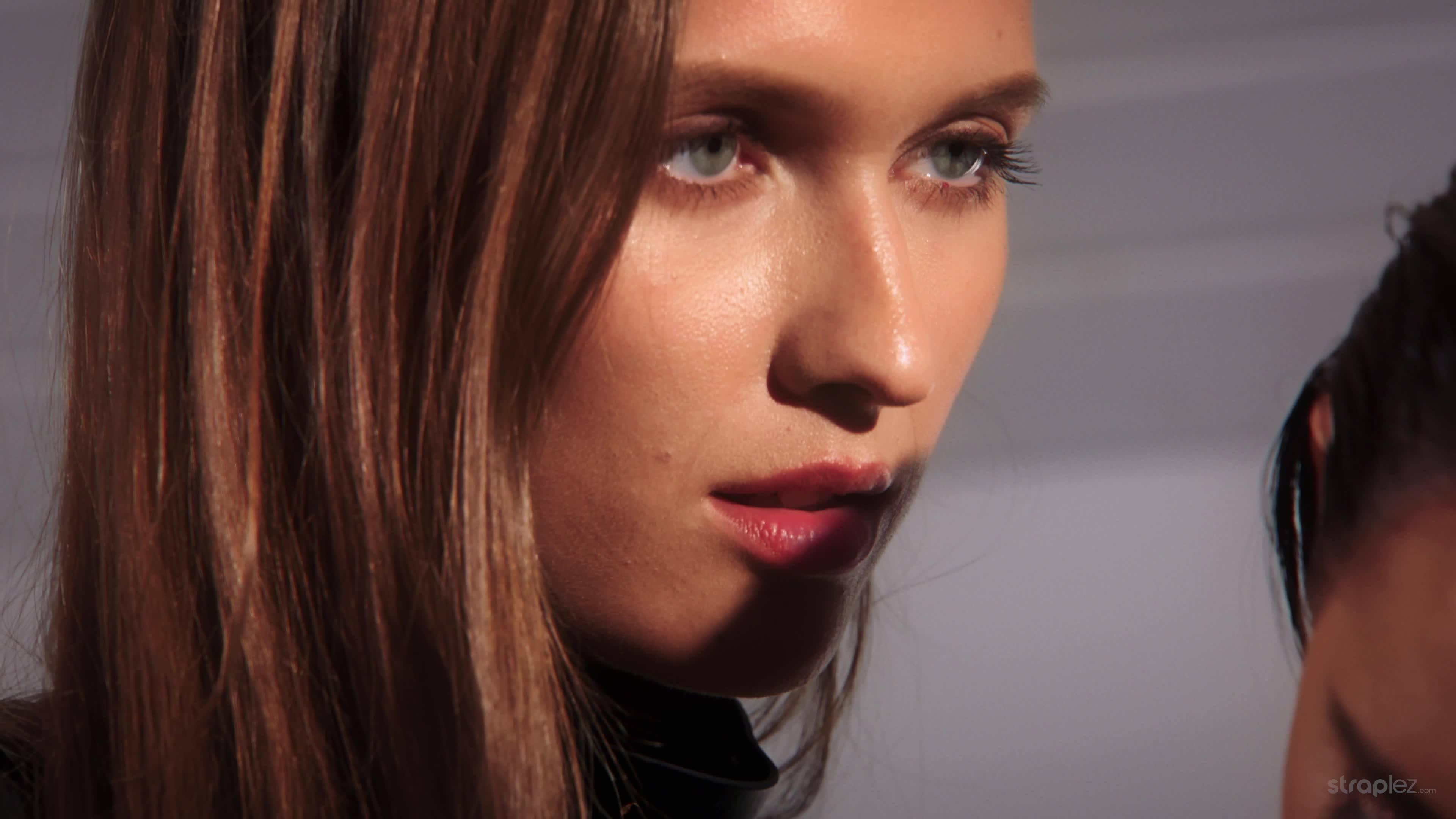 straplez.24.06.20.stacy.cruz.and.mia.tight.encasement.4k