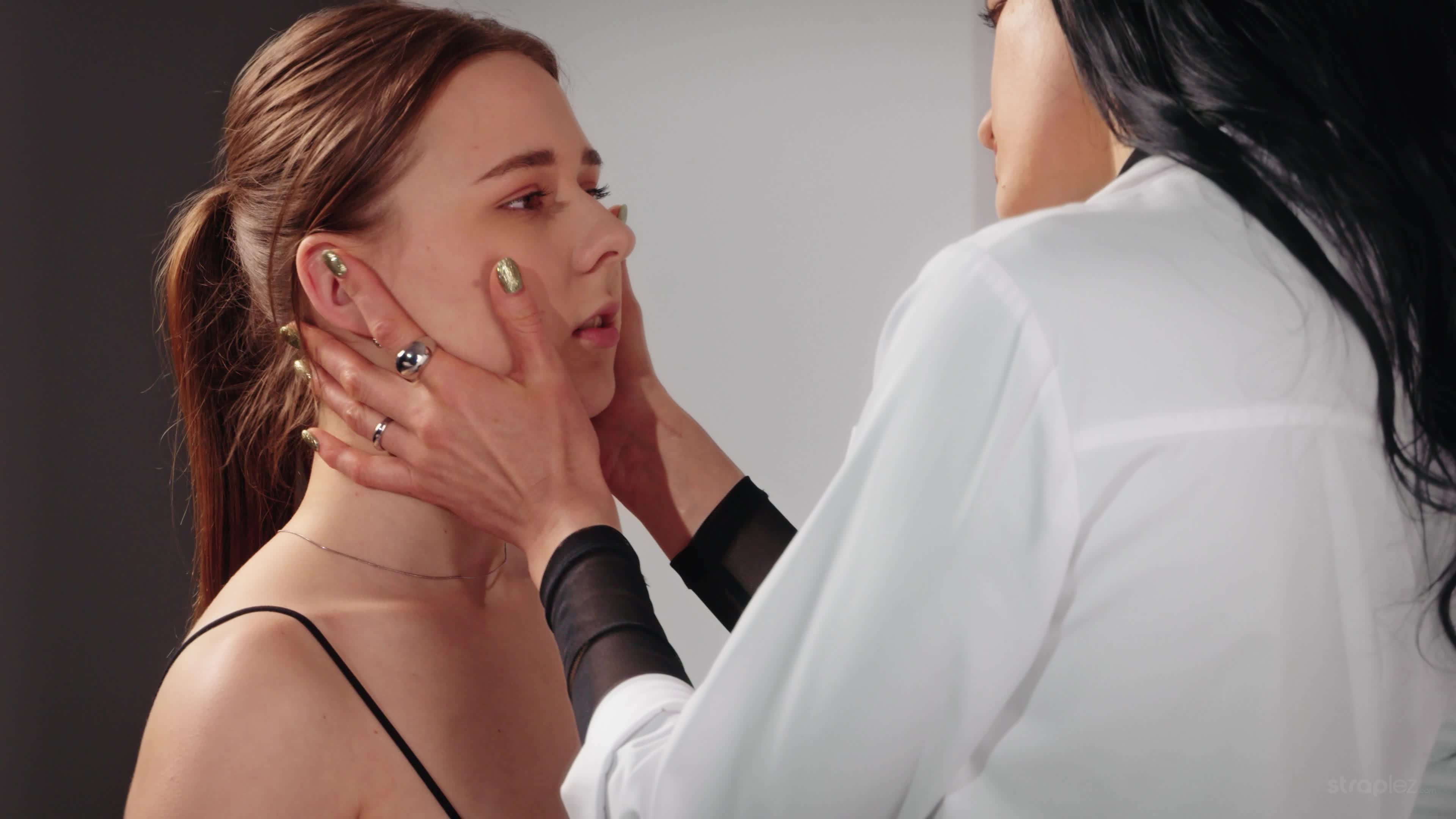 straplez.24.05.16.muna.audition.with.mia.4k