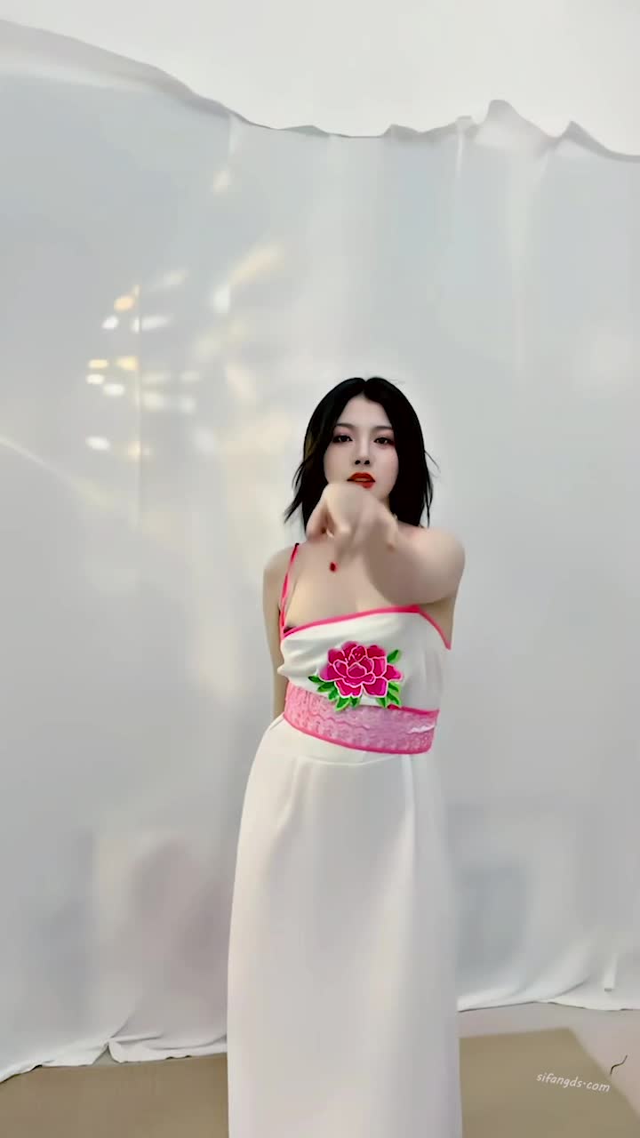 2048.hk@22古风 (8)露脸