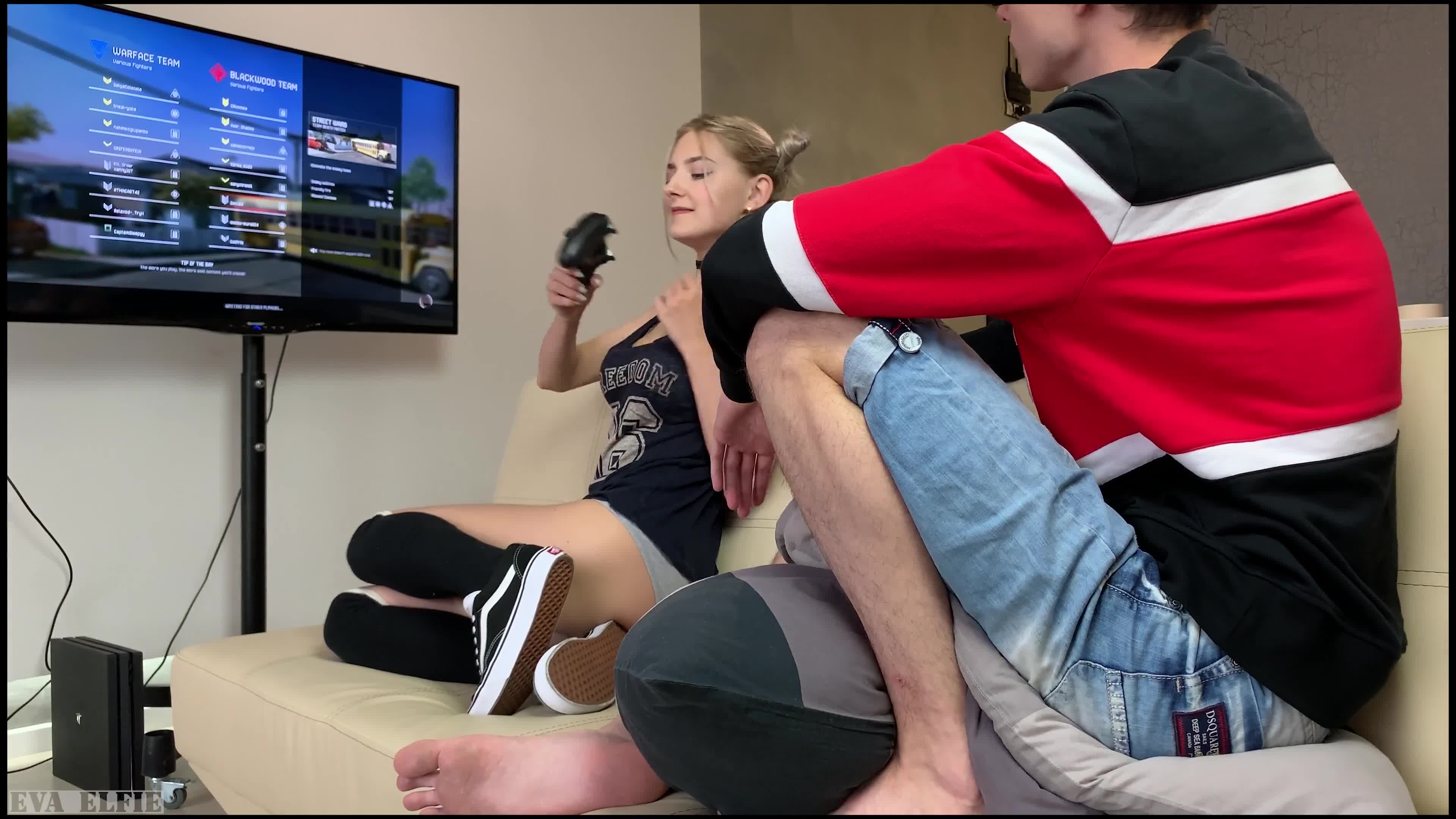 Stepsistergetsacreampieandfacialwhileplayingagame-EvaElfie