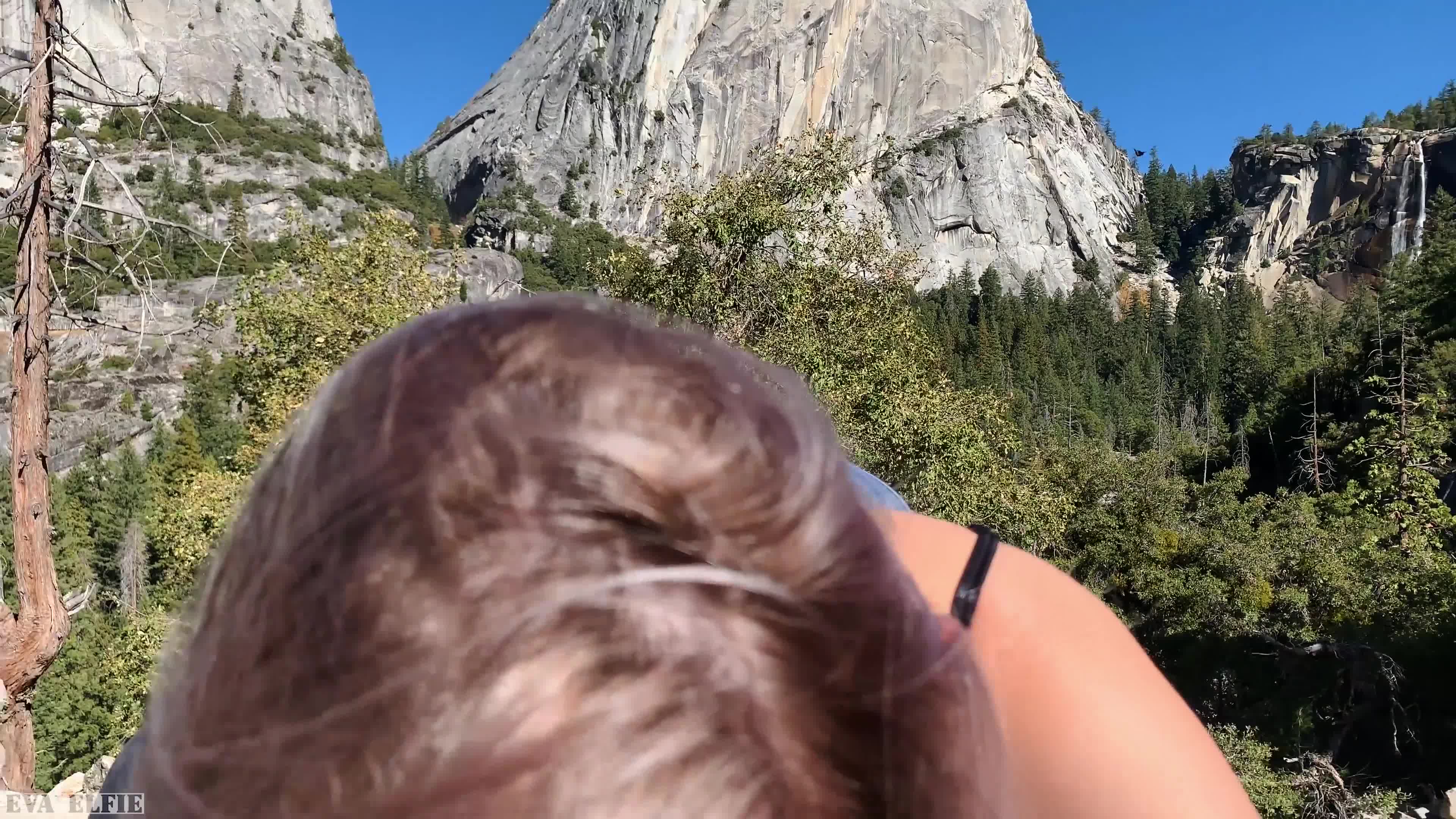 EvaElfie.20.01.16.I.Gave.My.Friend.A.Public.Blowjob.In.Yosemite.XXX.2160p.MP4-KTR
