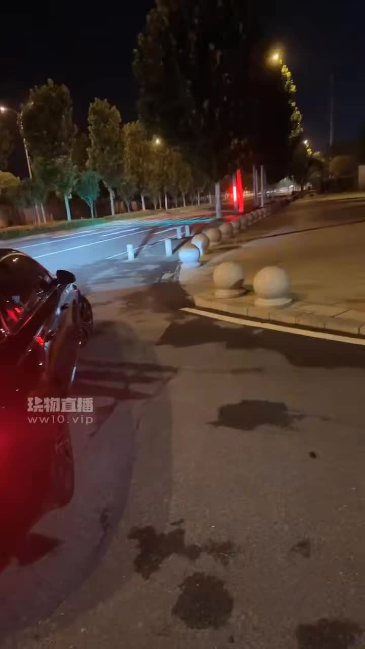 2048.hk@狗哥TJ：二约长沙170灰丝女大刚和男朋友约会回来反差口舌到一半突然叫我爸爸一边插一边自己摸胸淫叫原来她也喜欢当母狗狂插骚逼淫水直流舔自己骚逼淫水口活一流口爆骚嘴男朋友一直给她发消息真他妈刺激2025-07-26