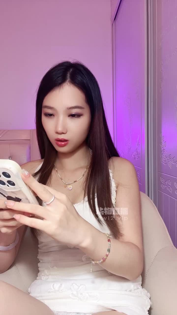 @黑心爱菜主子jb太小只能被老婆主人当成伺候做爱的ATM绿帽提款机了当你有一个貌美如花的女友结果她在看了你jb之后嘲讽你‘jb这么小啊～’为了得到她只能当狗被使唤辱骂提款新婚之夜还强迫你看她和情夫做爱当她的丝袜上沾满了情夫的精液你他妈居然硬了下贱的想去舔她丝袜脚还被羞辱2025-08-13 (35)