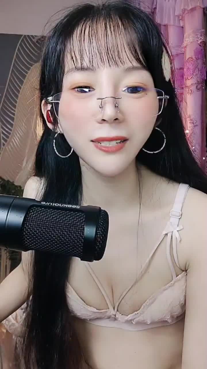 2048.hk@16924141698.25舞蹈小姐姐截取视频