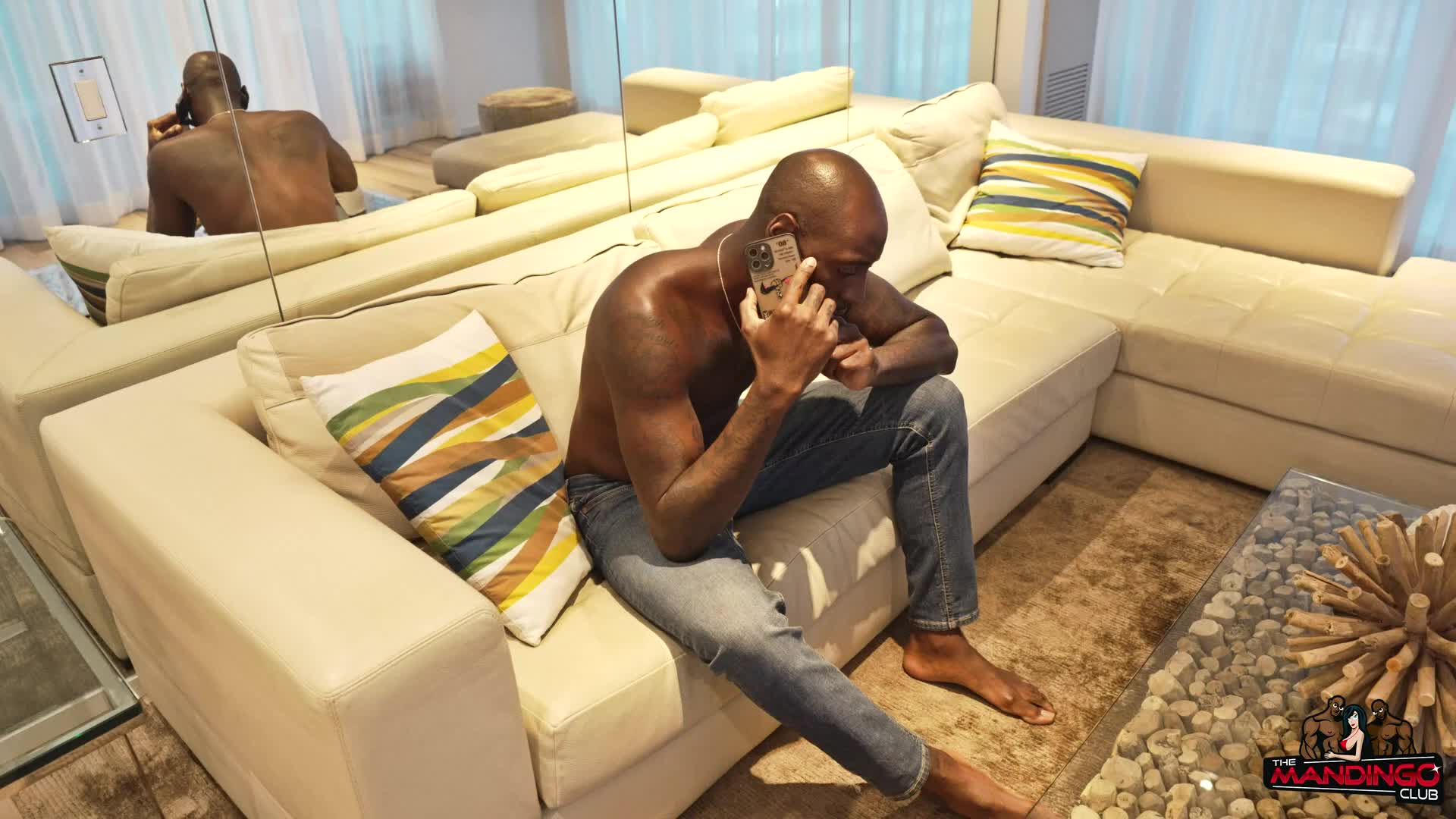 2048.hk@After a long workout, Dre called to request a masseuse to his suite. Little did he know th