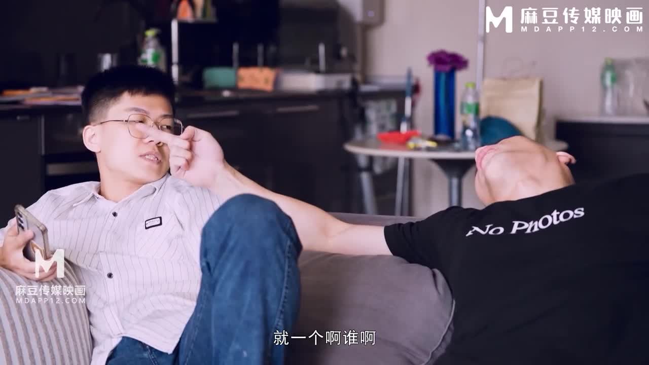 #萝莉 #福利姬 #双马尾 #反差 光棍节宅男找女神打炮，处男兄弟磨磨叽叽看着光头佬直接狂干双马尾学妹，最后还是沦陷了！完整56分钟已更SVIP 解锁百位福利姬