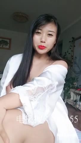 #玩菊主播 主播 魅惑的狐狸说着骚话用骚逼对着你的嘴和脸 特写她用道具重口玩逼和菊花 感官刺激1