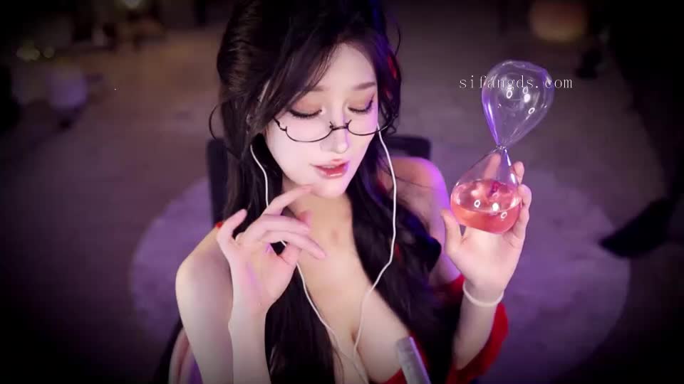 #张爱玲 #虎牙 #主播虎牙人气主播 张爱玲 大尺度剧情合集 part1