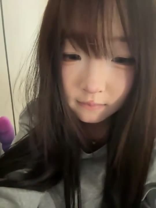 #st站 #lelebaby888 #高颜值 #嫩妹 #反差 #直播 #自慰 #后入StripChat反差嫩妹 ST-937 撅臀后入 特写自慰直播合集