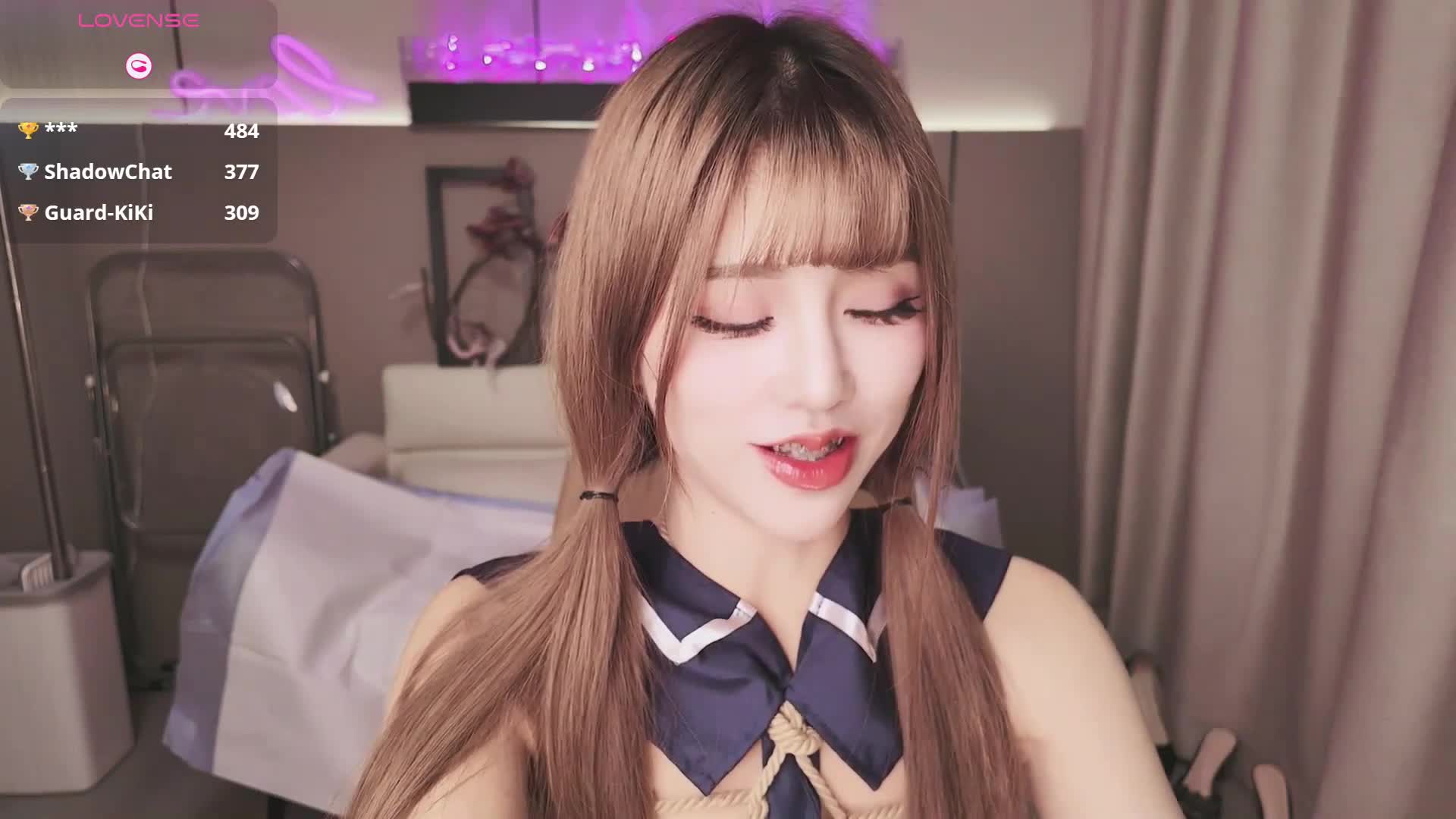 小野猫 KikiStripchat【Kiki-2025】小野猫 极品女神 大秀喷水合集