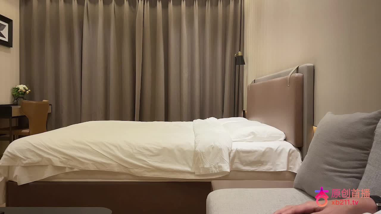 7-约操05年的东北小美女,大长腿满腿纹身大姐大气质,小胸粉粉的在床上骚声不断