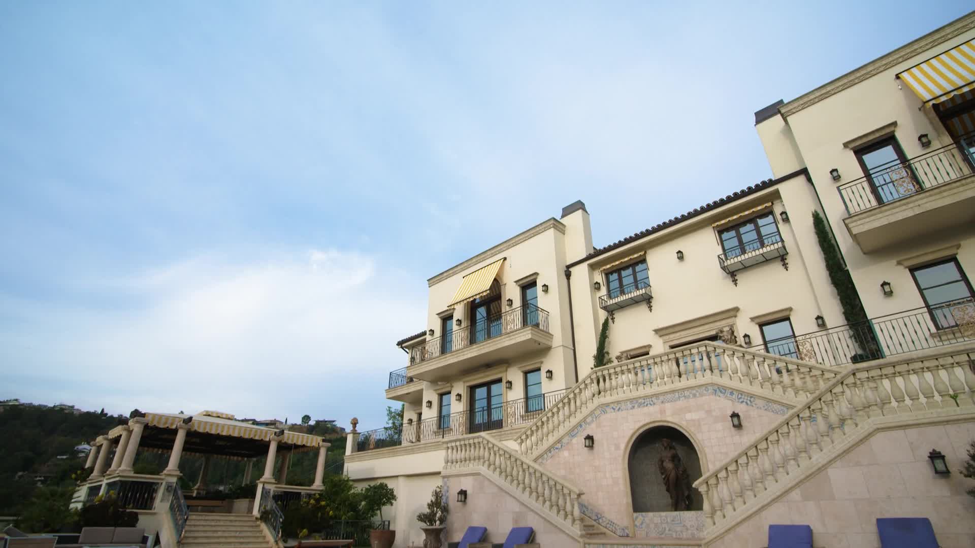 shelovesblack.23.04.06.ember.snow.curious.neighbor.xxx