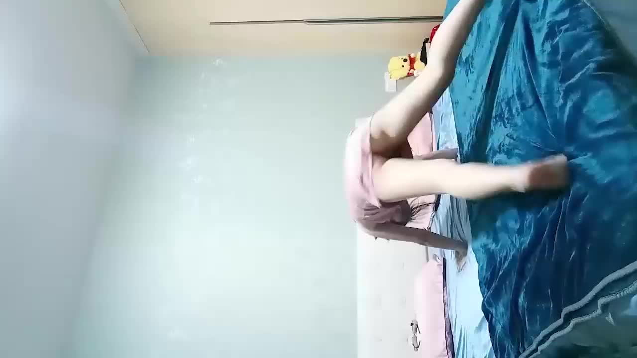 #熟女 #人妻 #少妇 #直播骚人妻展示裸体瑜伽，撩骚揉奶玩逼看特写