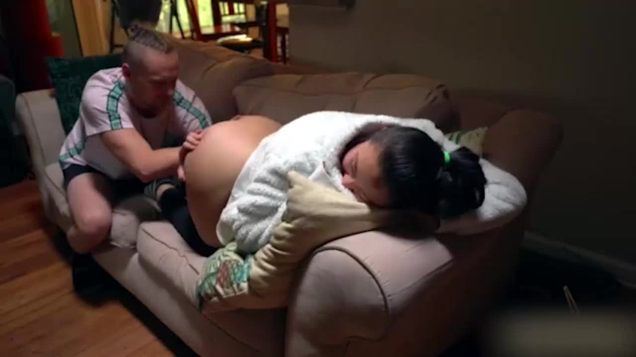 #熟女 #肥臀 #少妇 #人妻翘臀少妇被大屌男友沙发上后入爆插