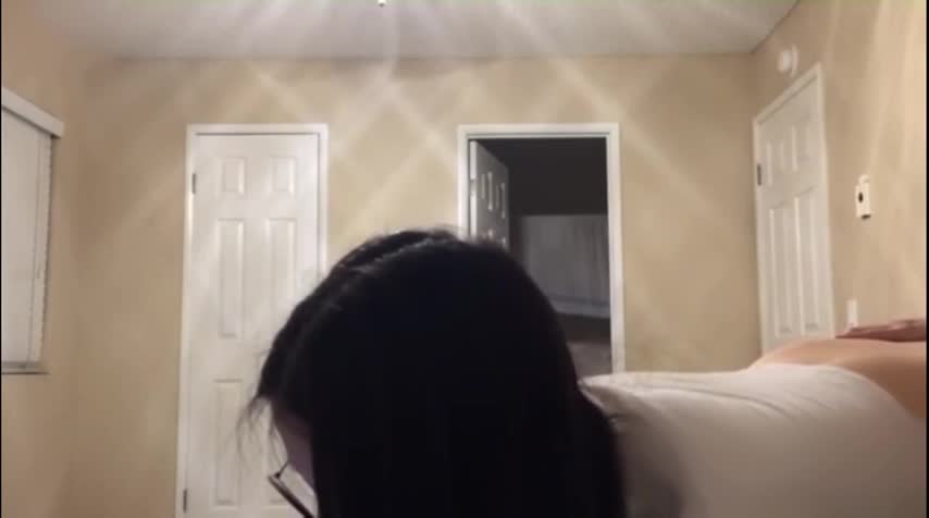 【极品身材】约操反差婊大学生，叫声真的骚，疯狂扭动身躯，真的太极品了！#反差婊 #少女 #高颜值更多优质精选视频已更新，详情点击下方评论区查看