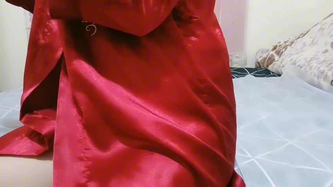 【国产自拍】丰满骚妇邀请异性按摩技师上门调情自慰