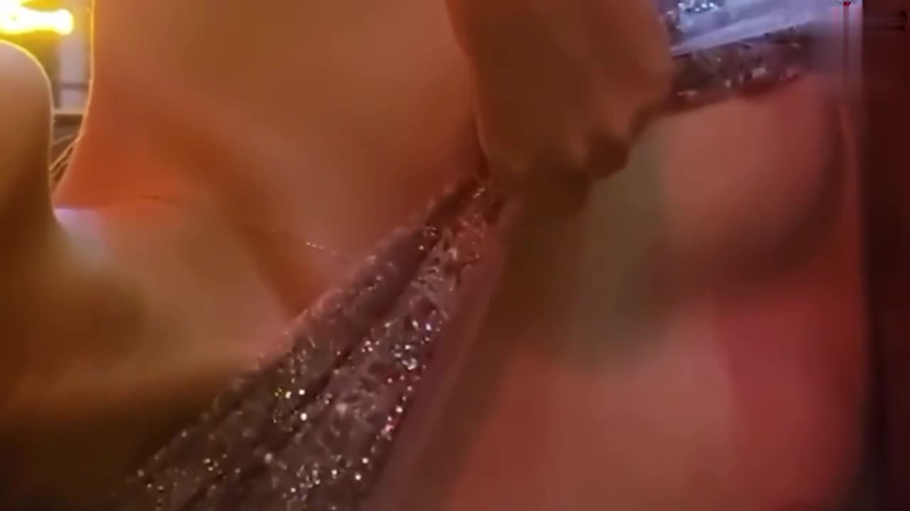 好像被干出血了大神华仔哥投稿新作酒吧搭让民族大学师妹露出后到酒店无套爆操