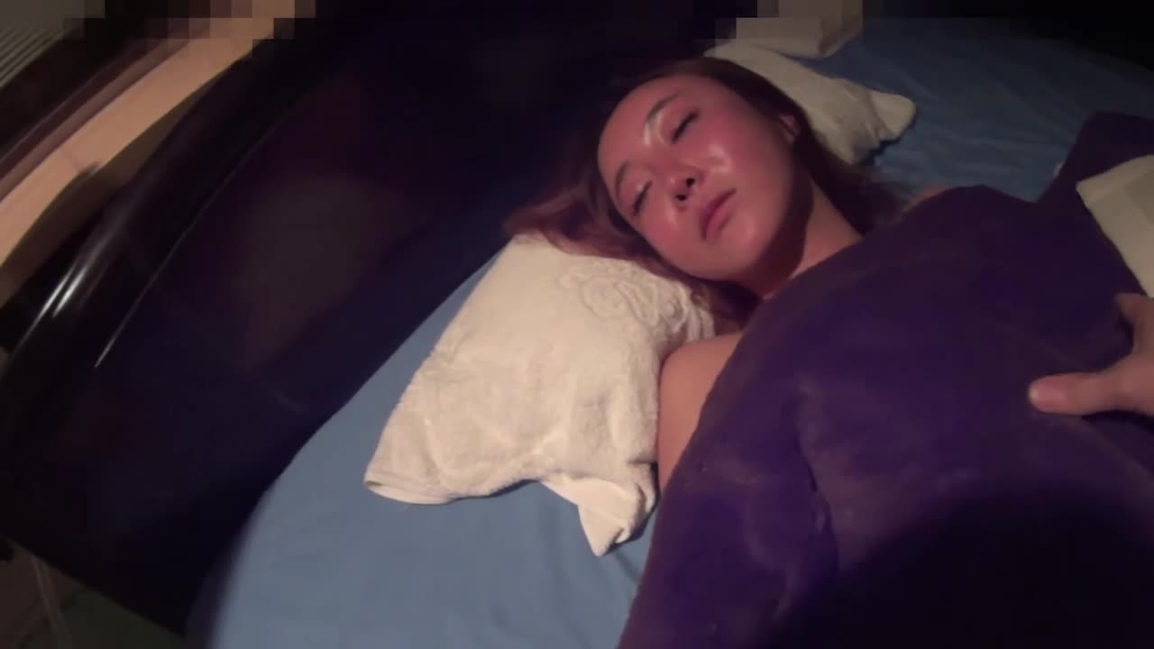 灌醉良家人妻火爆身材极品大奶_紧致小穴爱不释手