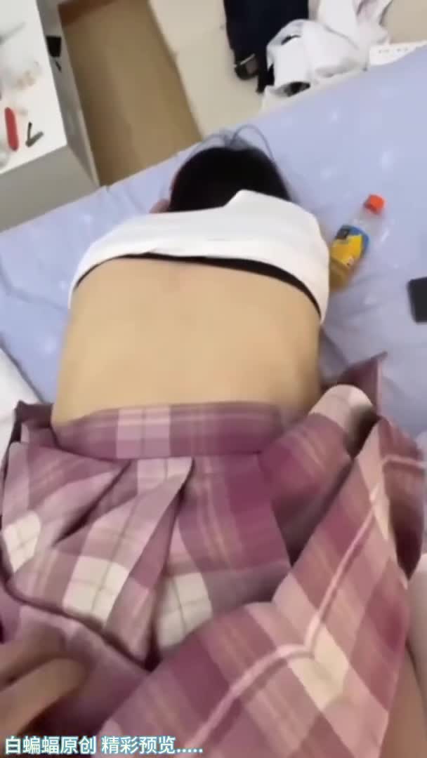 高校泡妞宿舍约炮无套内射JK制服大二清纯学生妹