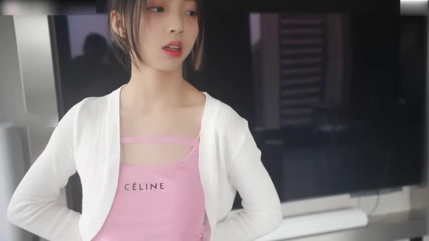 极品女神超美辣妹梦思女神内部众筹高颜嫩妹雪儿无内肉丝露点定制