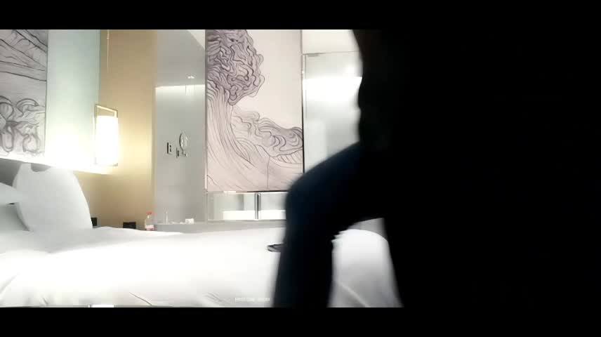 【屌哥全国探花】白天当幼师，晚上做外围，小姐姐顶不住金钱诱惑同意3吃瓜泄密