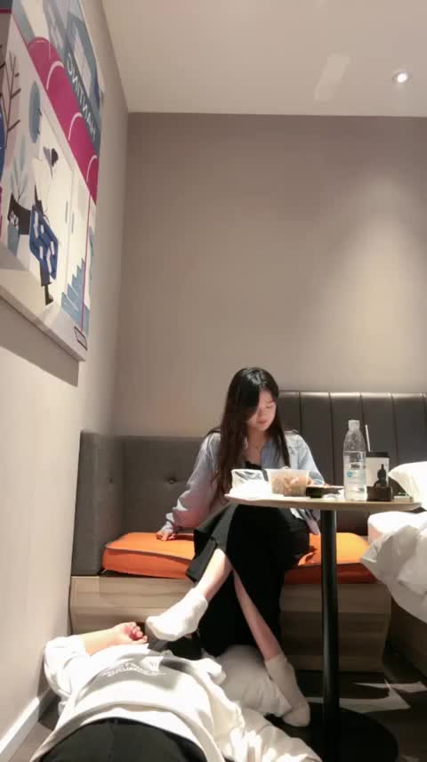 2048.hk@子熙TJ：白棉袜舔脚专场