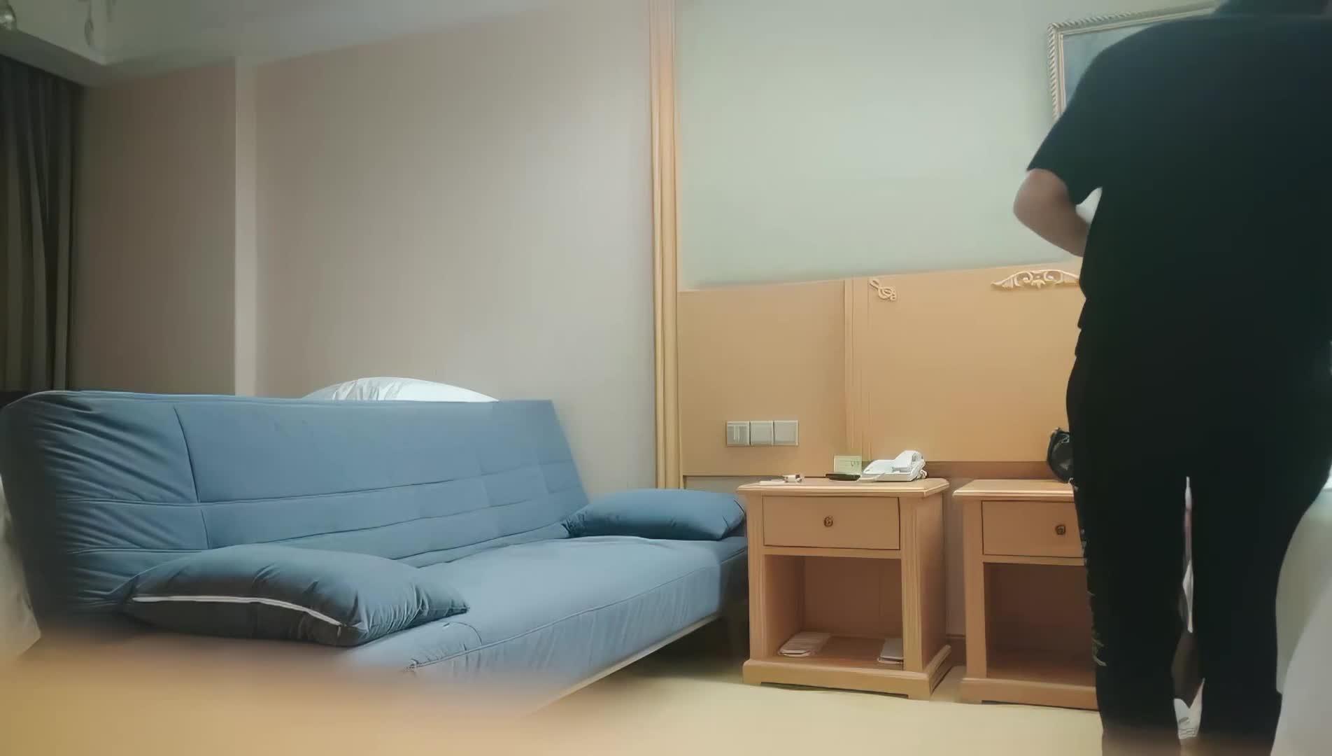 【#探花精选】23岁，170cm，极品外围女神，花式啪啪实力征服她消息提取器