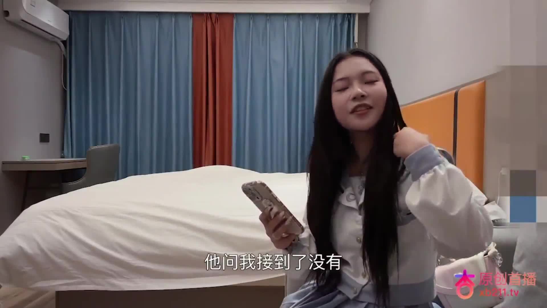 【#杏吧鸠摩智 11】 约操18岁小嫩妹，娇小可爱，还有sm的特殊爱好，床上床下极致反差，在床上淫语不断一夜情小姐姐