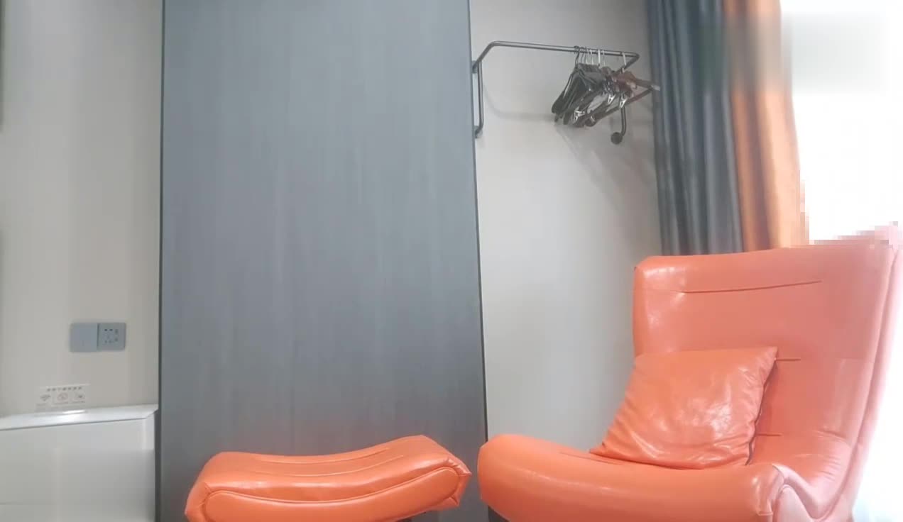 #探花大神老王 高价约炮漂亮兼职少妇把避孕套干破了不告诉她偷偷内射泰国人妖