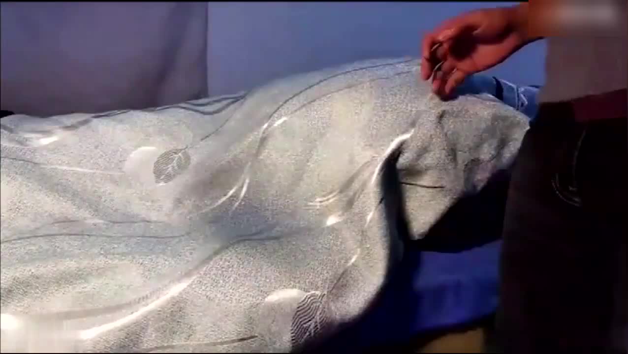 极品巨乳G奶宝马少妇情人节老公不理人直接来做个SPA找按摩大哥