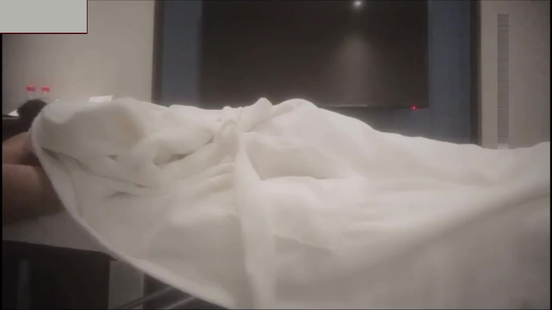 《金手指spa》老技师用自己的金手指满足少妇性欲